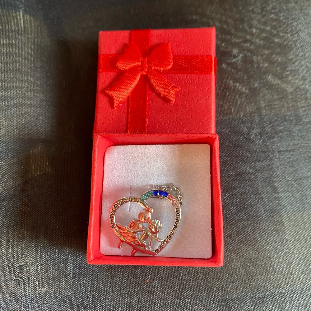 🌹special🌹NWT sisters silvery heart Necklace - Picture 2 of 3